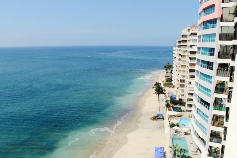 chambre-hote-DRAGUIGNAN-min_beach_ocean_shore_hotel_palm_tree-33726